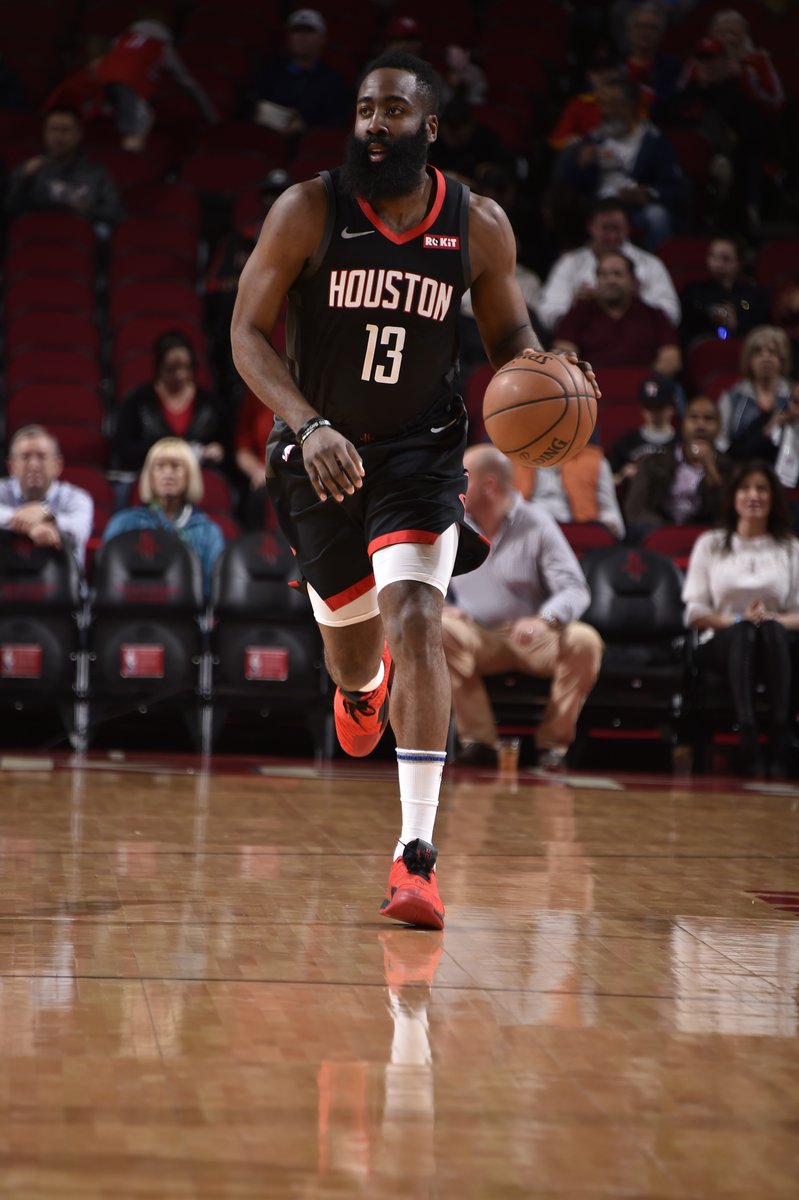 凯尔特人球星杰伦·布朗因辱骂裁判被罚35万美元